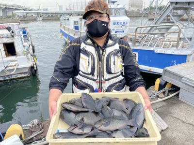 <p>石谷様　旧一文字赤灯　ふかせ釣り　グレ多数🎣</p>