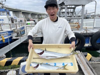 <p>ヒトミ様　沖の北　ショアジギでハマチ〜メジロ2匹🎣</p>