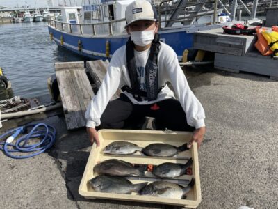 <p>れお君　旧一文字カーブ　ふかせ釣り　グレ&チヌ🎣</p>