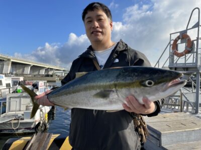 <p>中野様　沖の北　メタルバイブでブリ91cm🎣おめでとうございます🎊</p>