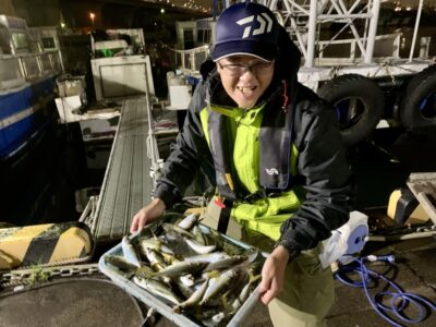 <p>🎣MAX泉大津店アーリー　旧一文字赤灯　サビキ釣りで良型アジ大漁🎣　当日は13時〜15時頃までが良型アジ　その後は小さなアジしか釣れなくなったそうです🐟</p>