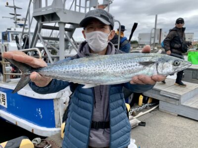 <p>YFCキモやん様　沖の北　ショアジギでサゴシ🎣</p>