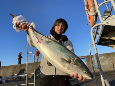 <p>中川様　沖の北　ショアジギ　ブリ88cm🎣おめでとうございます♪♪</p>