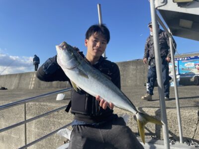 <p>ヨシモト様　沖の北　ショアジギでブリ🎣</p>