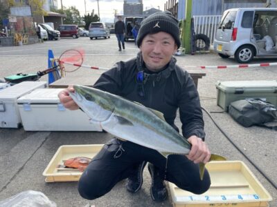 <p>冨田様　沖の北　アジ飲ませ　メジロ64cm🎣</p>