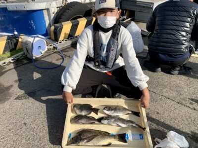 <p>レオ君　旧一文字カーブ　フカセ釣りでチヌ40cm迄とグレ🎣</p>