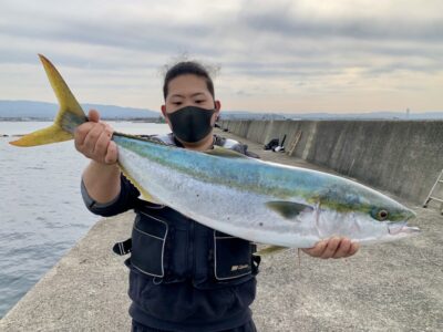 <p>高倉様　沖の北　呑ませ釣り　13時頃にブリ85cm🎣</p>