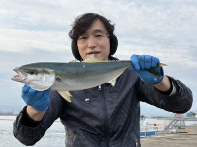 <p>前田様 沖の北 ジグパラでハマチ！6時過ぎにヒット！</p>