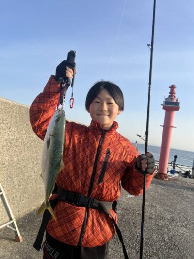 <p>沖の北 ショアジギでハマチ！6時半頃にヒット！</p>