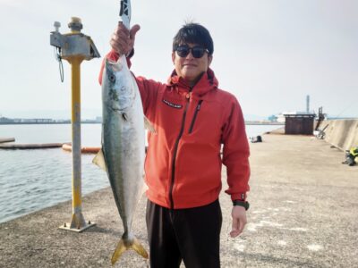 <p>安藤様 沖の北 サムライジグでブリ！7時過ぎにヒット！</p>
