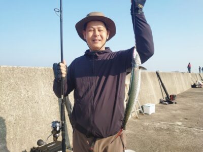 <p>沖の北 ジャックアイ・マキマキでサゴシ！7時頃にわりと表層近くでヒット！今シーズン初サゴシです♪</p>