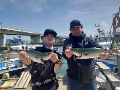 <p>加瀬部様 沖の北 ショアジギでハマチ！</p>