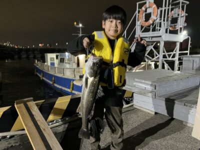 <p>合田様　旧一文字白灯　メンボー　シーバス64cm🎣</p>