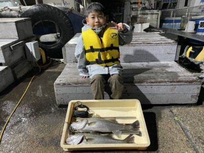 <p>合田様　中波止2番　メンボーでシーバス2匹GET🎣</p>
