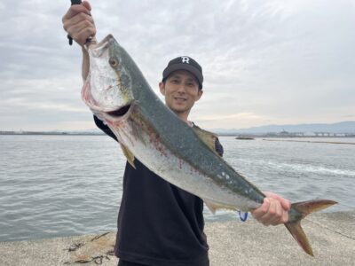 <p>久保様　沖の北　セットアッパーでブリ81cm🎣6時頃にヒット♪♪ルアーでは初ブリとの事！！おめでとうございます✨</p>
