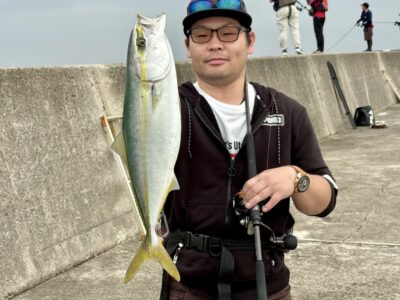 <p>ロヒ様　沖の北　6:20頃マキマキ岸一オレンジでハマチ🎣</p>