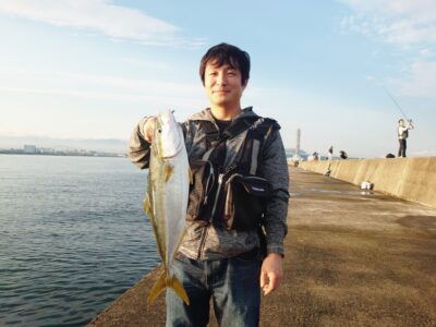 <p>沖の北 ショアジギでハマチ！4時半便で渡って3投目でヒット！</p>