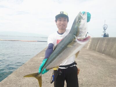 <p>牧野様 沖の北 ジャックアイ・マキマキでブリ！9時便でお預りしました。</p>