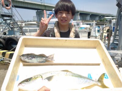 <p>晃人君 沖の北 ショアジギでハマチ！TGベイト20gでヒット！グレはフカセ釣りで♪</p>