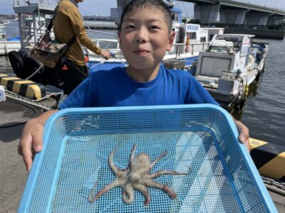 <p>しょうちゃん　旧一文字赤灯　タコエギでマダコGET🐙</p>