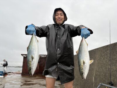 <p>吉本様　沖の北　6時前頃にセットアッパーでハマチ連発🎣</p>