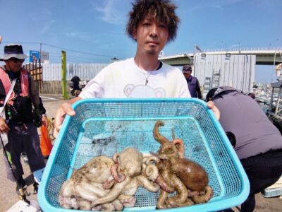 <p>藤本様 旧一文字カーブ タコエギで良型タコ🐙</p>