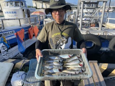 <p>オクトパスインフィニティ高野様　旧一文字赤灯　サビキ釣り(竿下)   13時〜17時まで　アジ24cmまで🎣</p>