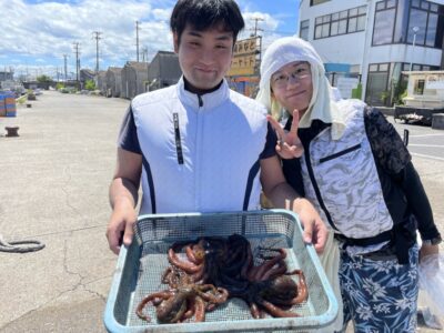 <p>橋本様　旧一文字カーブ　タコエギ　マダコ3杯🐙キロ越えも釣れたそうですが洗濯ネットから脱走との事でした😭</p>