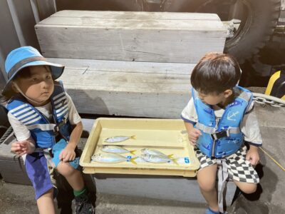 <p>そうすけ君・あやと君　旧一文字赤灯　サビキ釣り(竿下)   アジ25cmまで🎣豆アジ・小サバも大漁でした✨</p>