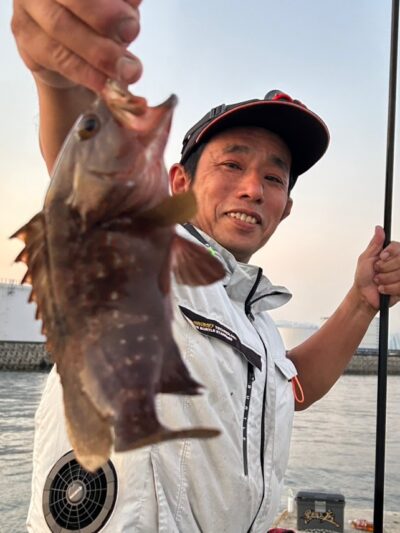 <p>ミラクル宮崎様　旧一文字白灯　エビ撒き釣りでアコウ！</p>