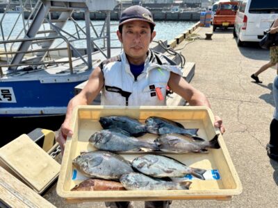<p>ミラクル宮崎様　旧一文字白灯　エビ撒き釣りで良型グレ&アコウ🎣</p>