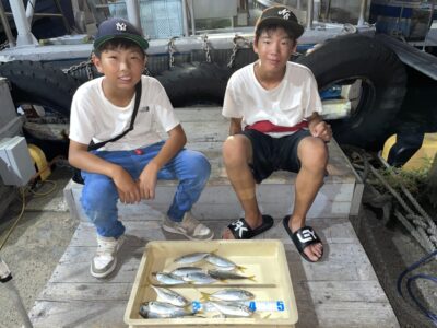 <p>きょう君&とき君　沖の北　飛ばしサビキ　アジ22cmまで🎣</p>