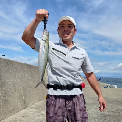<p>ぬい様　沖の北　ショアジギでサゴシ！10時半頃にヒット！朝から昼までずっと釣れてました。</p>