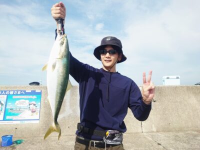 <p>植田様　ショアジギでメジロ62cm！9時頃にヒット！</p>