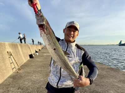 <p>大迫様　沖の北　6:30頃　徹湾VIB35gでサワラ82cm🎣　表層付近で捕食して来たそうです🐟</p>