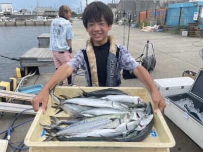 <p>あきと君　沖の北　ショアジギ　サゴシ大漁✨12時ごろにも時合があったそうです♪♪</p>