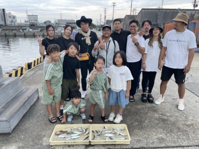 <p>日比野一族 様　沖の北　サビキ釣り　豆アジ〜中アジとガシラGET✨</p>