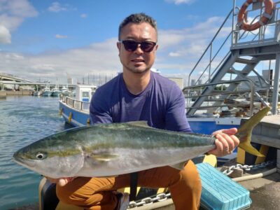 <p>沖の北　飲ませ釣りでブリ93cm！！！</p>