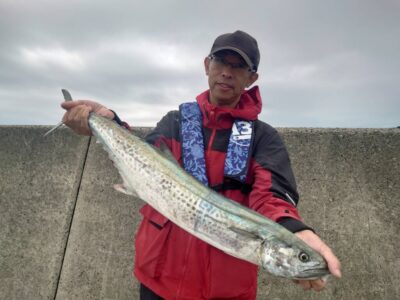 <p>藤岡様　沖の北　ショアジギでサワラ！11時頃にヒット！初サワラおめでとうございます！</p>