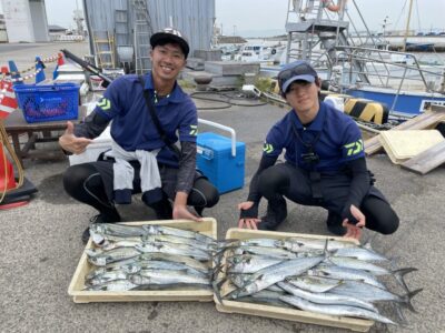 <p>イワセマン&大石プロ 様　沖の北　サムライジグRスピン　サゴシ大漁✨</p>