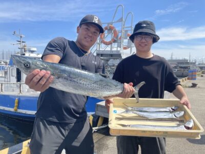 <p>NFC様　沖の北　ショアジギ　サワラ85cmとサゴシ3匹🎣</p>
