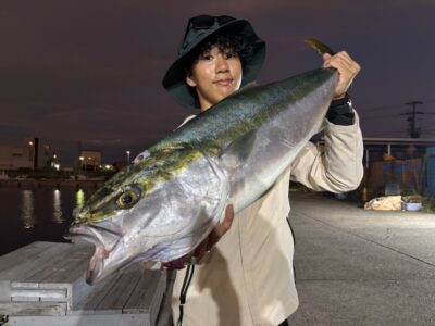 <p>塩田様　沖の北　アジ飲ませ　ブリ86cm/6.6キロ✨14時前にヒット♪♪</p>