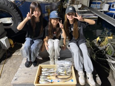 <p>のんまなここちゃん　旧一文字赤灯　サビキ釣り(竿下)でアジ25cmまで多数🎣飲ませではエソもGET♪♪</p>