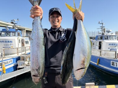 <p>すし処むらた様🍣　沖の北　アジ飲ませ　メジロ2匹とサワラ✨</p>