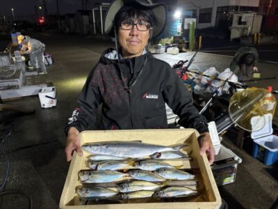 <p>高野様　旧一文字赤灯　サビキ釣りで中アジ26cmまで🎣サゴシはアジ飲ませでGET✨</p>