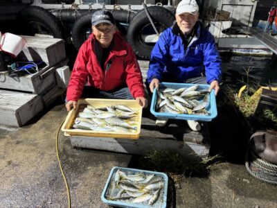 <p>磯田名人&白田名人　旧一文字赤灯　サビキ釣り　アジ25cmまで多数✨流石の釣果です♪♪</p>