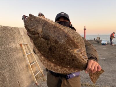 <p>ひまわり様🌻　沖の北外向き　アジ飲ませ　ヒラメ58cm🎣6時過ぎにヒット♪♪</p>