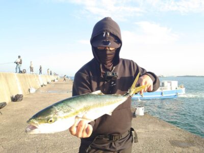 <p>沖の北　ショアジギでメジロ！</p>