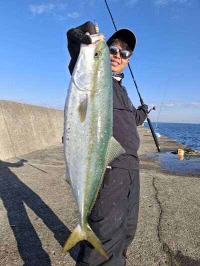 <p>井田君　沖の北　キャラック・トレイルジグでメジロ！</p>