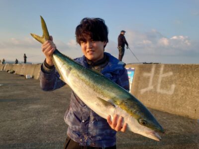 <p>沖の北　ショアジギでブリ93cm！</p>